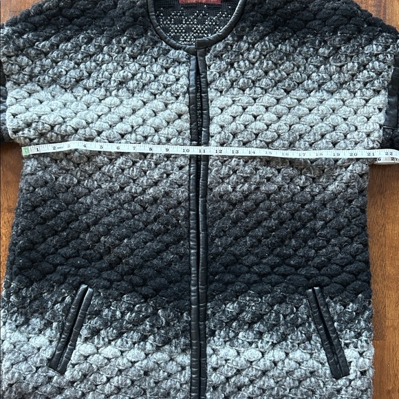 7 For All Mankind Size M Wool Cardigan Lamb Leather Accents Heavyweight Luxury - Picture 8 of 10